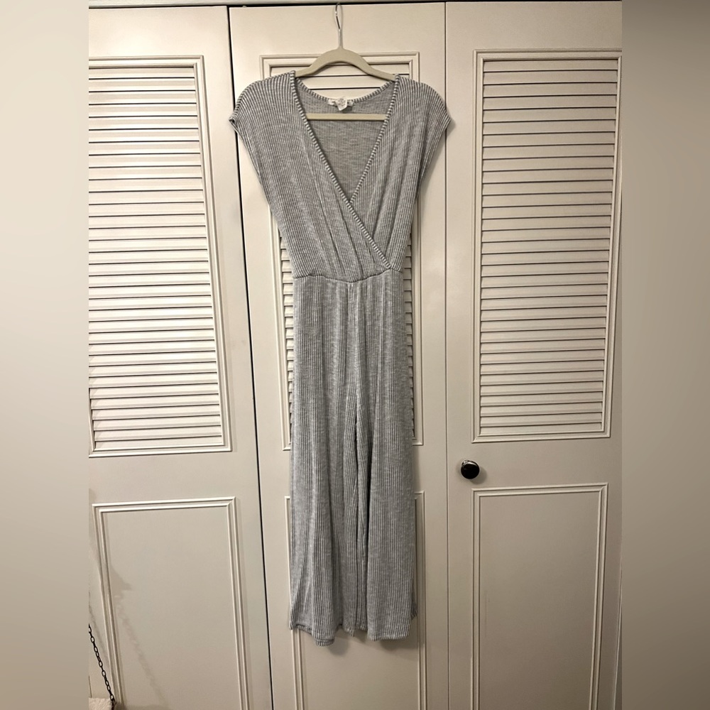 wide-leg jumpsuit 〰️
